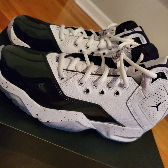 Jordan shoes size 6Y - Picture 5 of 5